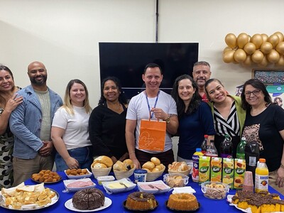 🎉 Ontem também tivemos um momento especial de homenagem dos professores ao nosso coordenador Alex! 💙